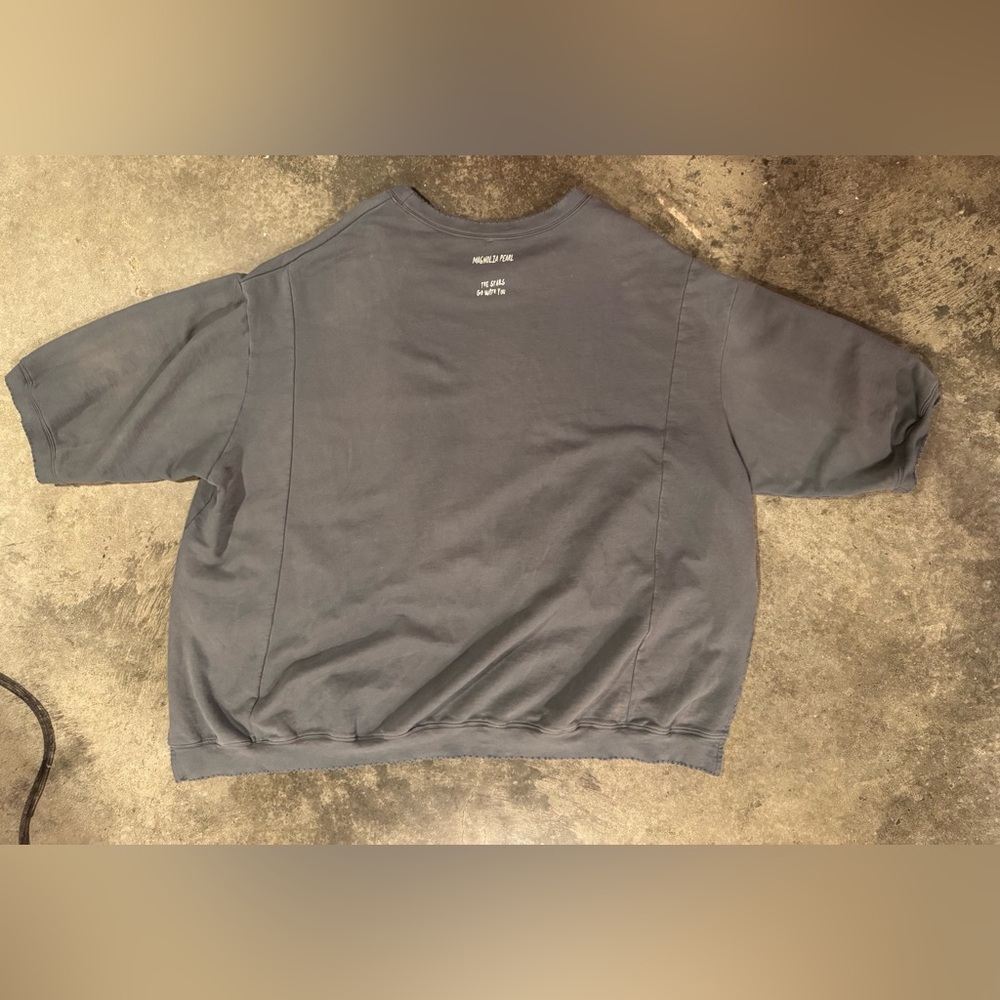 Magnolia Pearl Hi-Lo Francis Full Moon Sweatshirt - Picture 3 of 9